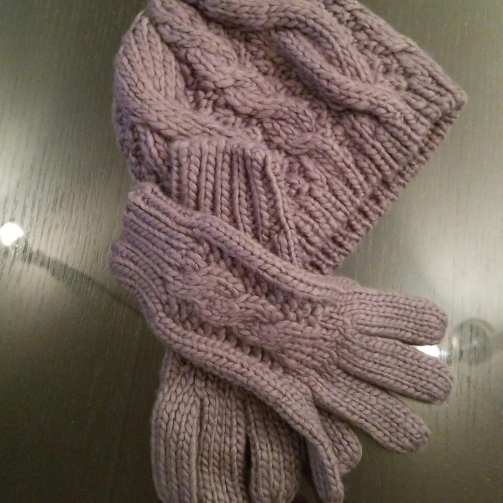 Hat and Gloves